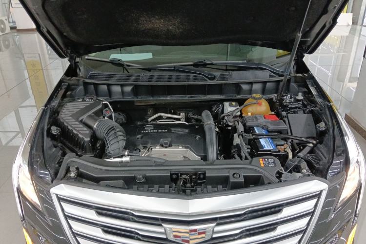 Used Cadillac XT5 2018 25T Luxury Model Engine Bay