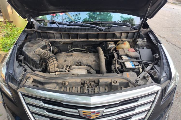 Used Cadillac XT5 2018 25T Luxury Model Engine Bay