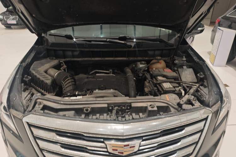 Used Cadillac XT5 2018 25T Luxury Model Engine Bay