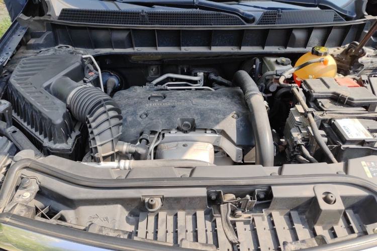Used Cadillac XT5 2018 25T Luxury Model Engine Bay