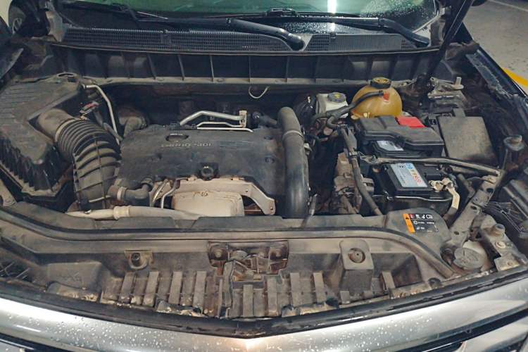 Used Cadillac XT5 2018 25T Luxury Model Engine Bay