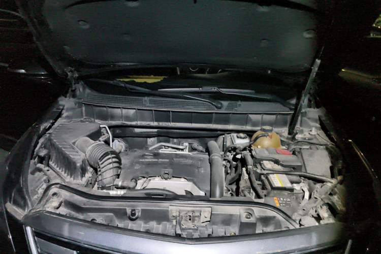 Used Cadillac XT5 2018 25T Luxury Model Engine Bay