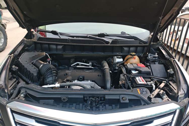 Used Cadillac XT5 2018 25T Luxury Model Engine Bay