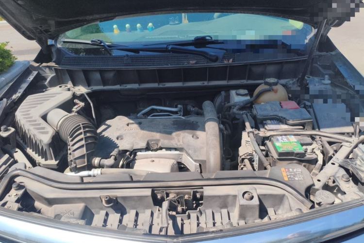 Used Cadillac XT5 2018 25T Luxury Model Engine Bay