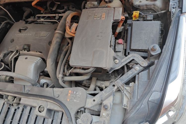 Used Cadillac XT5 2018 28E Four-Wheel Drive Tech Version Engine Bay Left