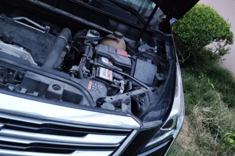 Used Cadillac XT5 2018 25T Luxury Model Engine Bay Left