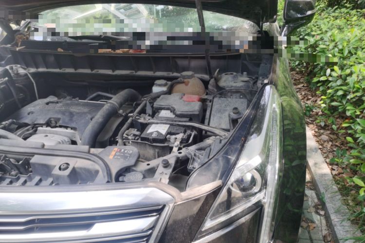 Used Cadillac XT5 2018 25T Luxury Model Engine Bay Left