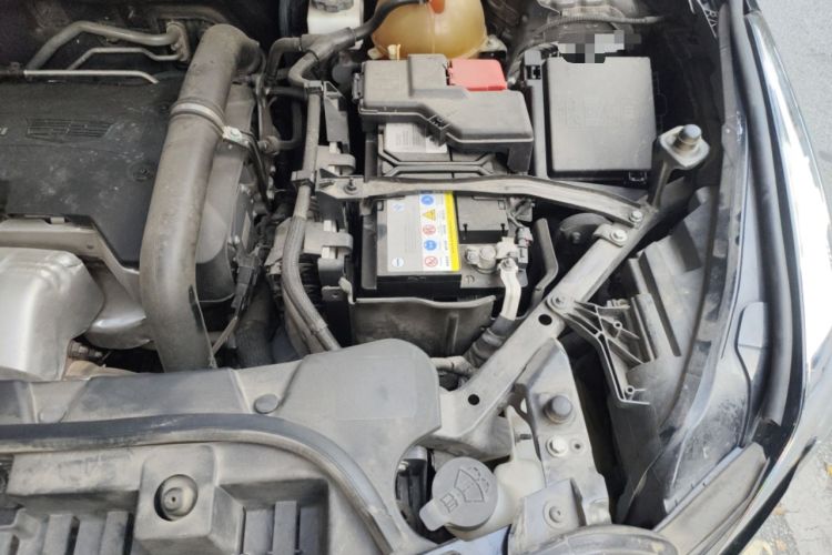 Used Cadillac XT5 2018 25T Luxury Model Engine Bay Left