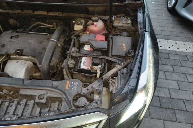 Used Cadillac XT5 2018 25T Luxury Model Engine Bay Left
