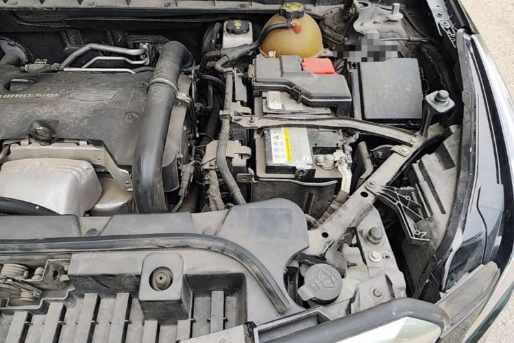 Used Cadillac XT5 2018 25T Luxury Model Engine Bay Left