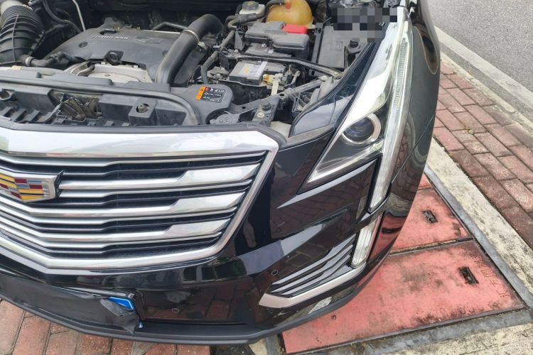 Used Cadillac XT5 2018 25T Luxury Model Engine Bay Left