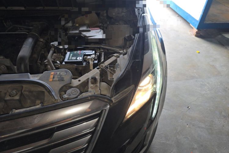 Used Cadillac XT5 2018 25T Luxury Model Engine Bay Left