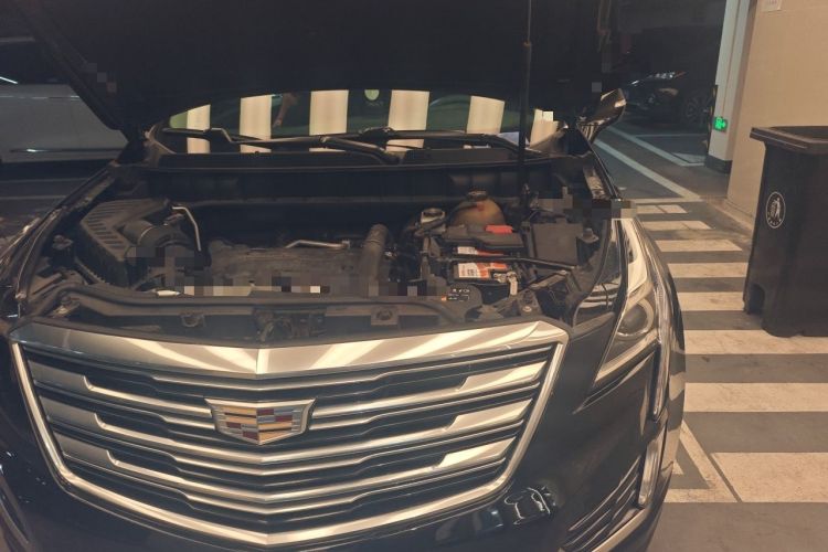Used Cadillac XT5 2018 25T Luxury Model Engine Bay Left
