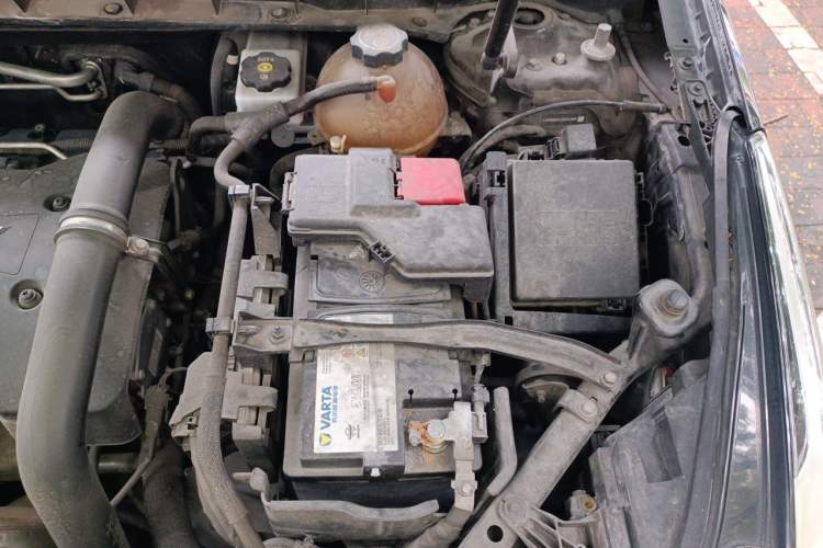 Used Cadillac XT5 2018 25T Luxury Model Engine Bay Left