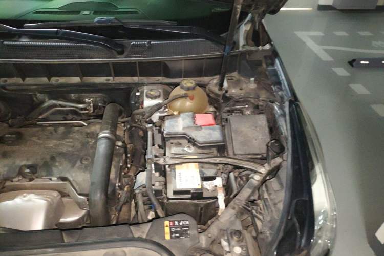 Used Cadillac XT5 2018 25T Luxury Model Engine Bay Left