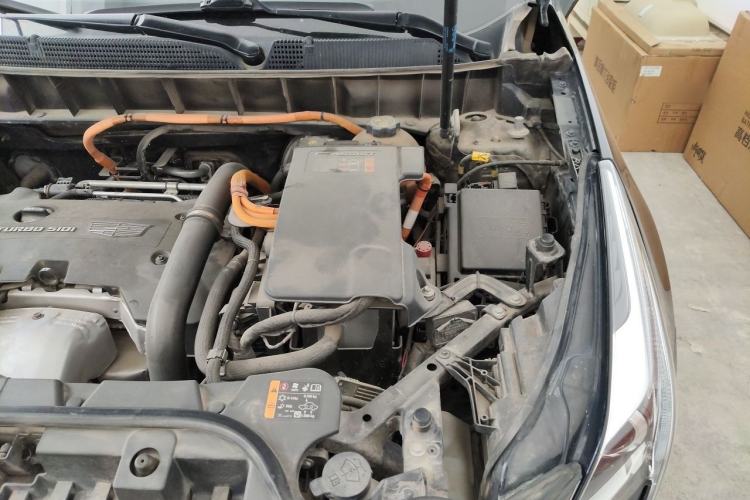Used Cadillac XT5 2018 28E Four-Wheel Drive Tech Version Engine Bay Left