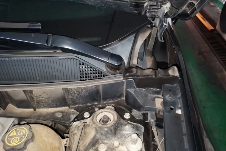 Used Cadillac XT5 2018 25T Luxury Model Engine Bay Left