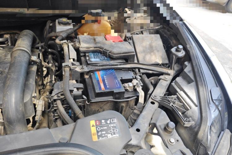 Used Cadillac XT5 2018 25T Luxury Model Engine Bay Left