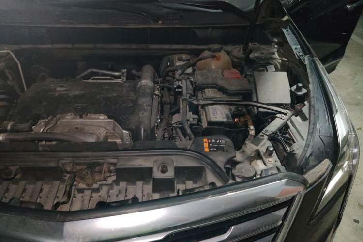 Used Cadillac XT5 2018 25T Luxury Model Engine Bay Left