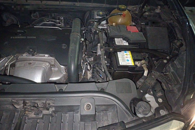Used Cadillac XT5 2018 25T Luxury Model Engine Bay Left