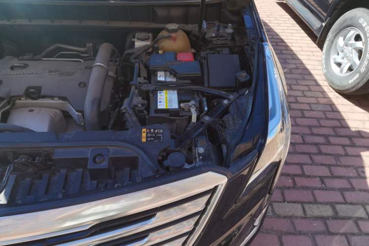 Used Cadillac XT5 2018 28T Four-Wheel Drive Luxury Model Engine Bay Left