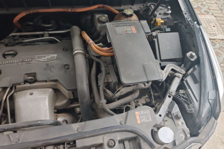 Used Cadillac XT5 2018 28E Four-Wheel Drive Tech Version Engine Bay Left