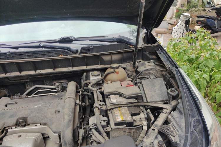 Used Cadillac XT5 2018 25T Luxury Model Engine Bay Left