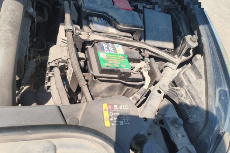 Used Cadillac XT5 2018 25T Luxury Model Engine Bay Left