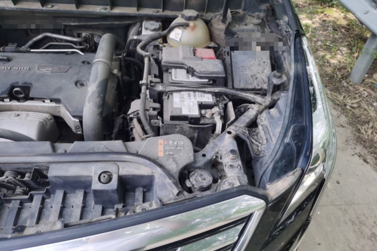 Used Cadillac XT5 2018 25T Luxury Model Engine Bay Left