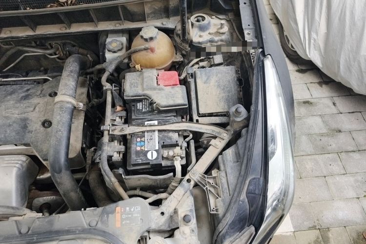 Used Cadillac XT5 2018 25T Luxury Model Engine Bay Left
