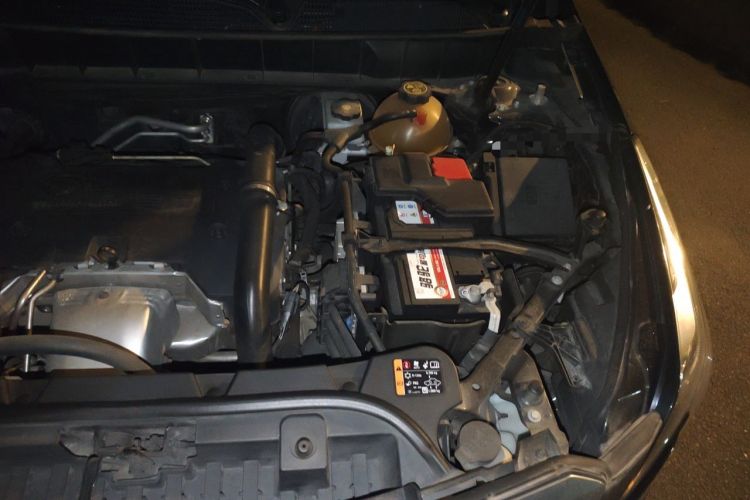 Used Cadillac XT5 2018 25T Luxury Model Engine Bay Left