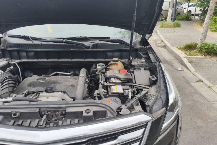 Used Cadillac XT5 2018 28T Four-Wheel Drive Luxury Model Engine Bay Left