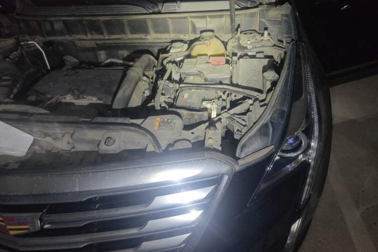 Used Cadillac XT5 2018 25T Luxury Model Engine Bay Left