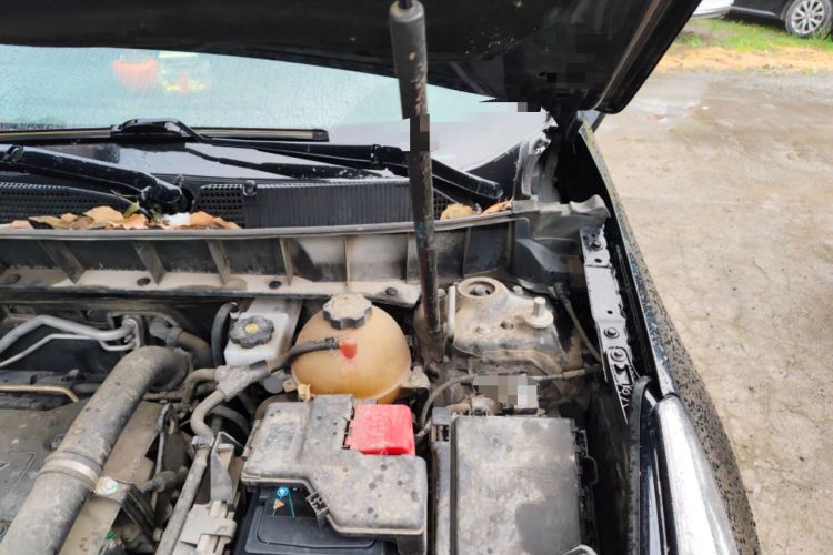 Used Cadillac XT5 2018 25T Luxury Model Engine Bay Left