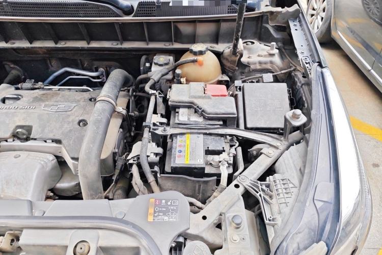 Used Cadillac XT5 2018 28T Four-Wheel Drive Luxury Model Engine Bay Left