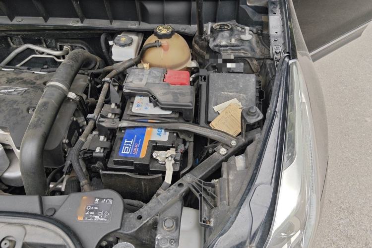 Used Cadillac XT5 2018 25T Luxury Model Engine Bay Left