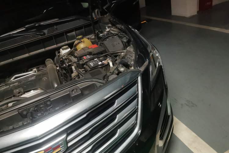 Used Cadillac XT5 2018 28T Four-Wheel Drive Luxury Model Engine Bay Left