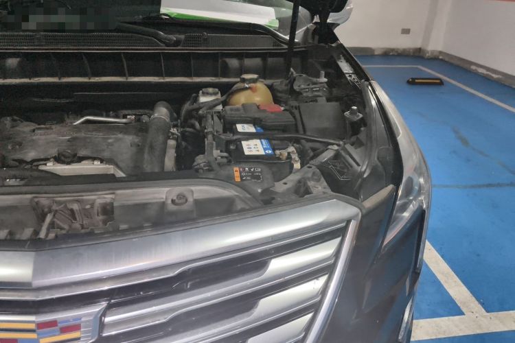Used Cadillac XT5 2018 25T Luxury Model Engine Bay Left