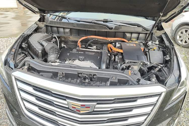 Used Cadillac XT5 2018 28E Four-Wheel Drive Tech Version Engine Bay