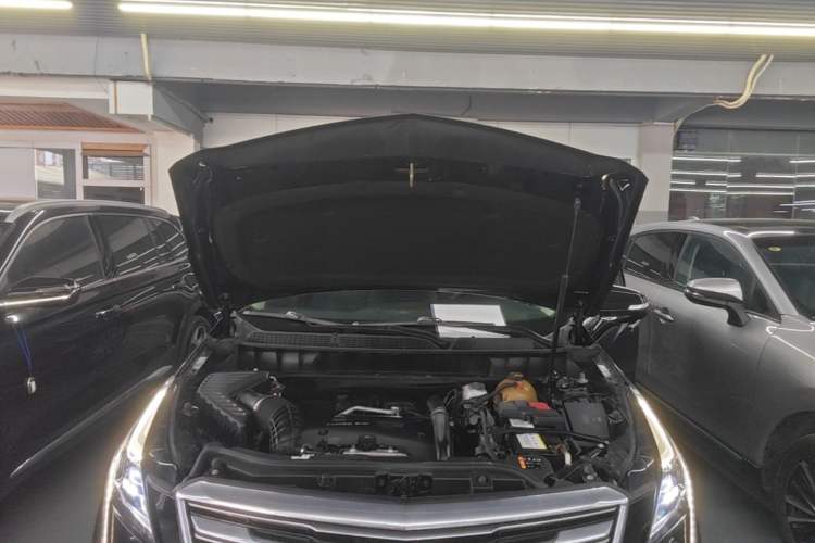 Used Cadillac XT5 2018 28T Four-Wheel Drive Luxury Model Engine Bay
