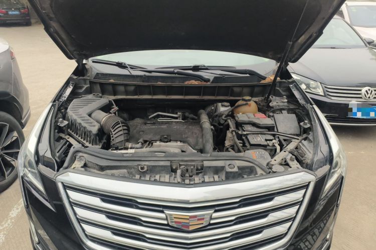 Used Cadillac XT5 2018 25T Luxury Model Engine Bay