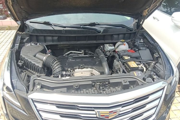 Used Cadillac XT5 2018 25T Luxury Model Engine Bay