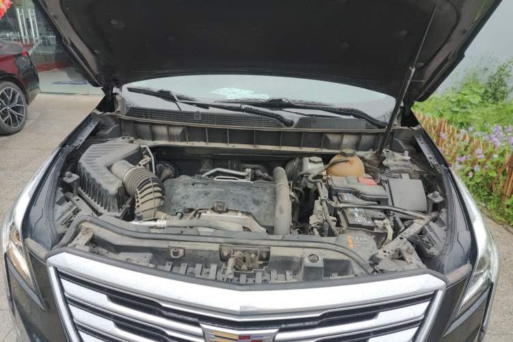 Used Cadillac XT5 2018 25T Luxury Model Engine Bay