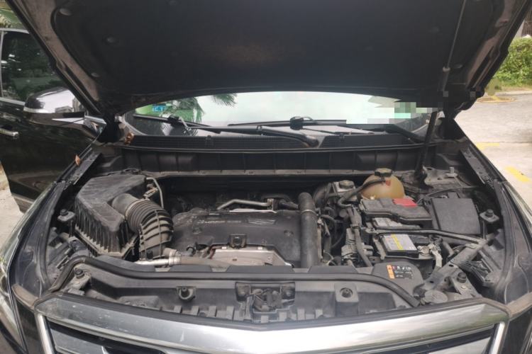 Used Cadillac XT5 2018 25T Luxury Model Engine Bay
