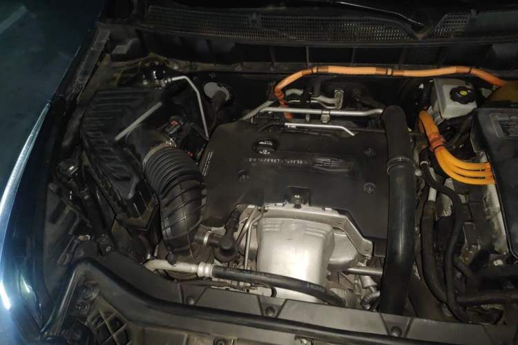 Used Cadillac XT5 2018 28E Four-Wheel Drive Tech Version Engine Bay Right
