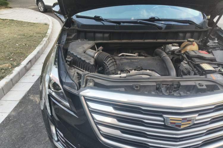 Used Cadillac XT5 2018 25T Luxury Model Engine Bay Right
