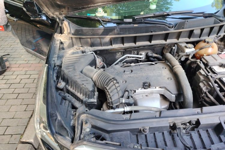 Used Cadillac XT5 2018 25T Luxury Model Engine Bay Right