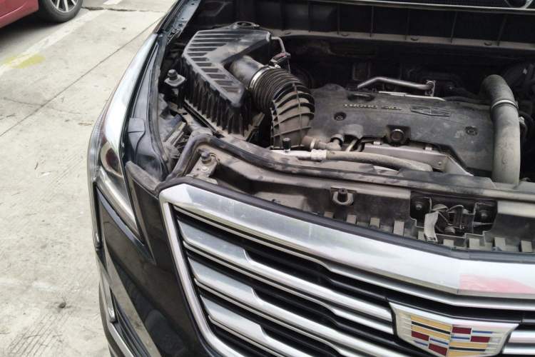 Used Cadillac XT5 2018 25T Luxury Model Engine Bay Right