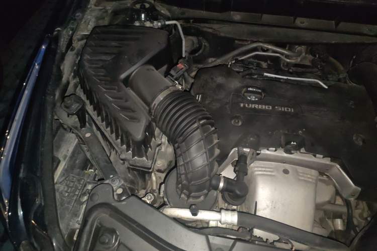 Used Cadillac XT5 2018 28T Four-Wheel Drive Luxury Model Engine Bay Right