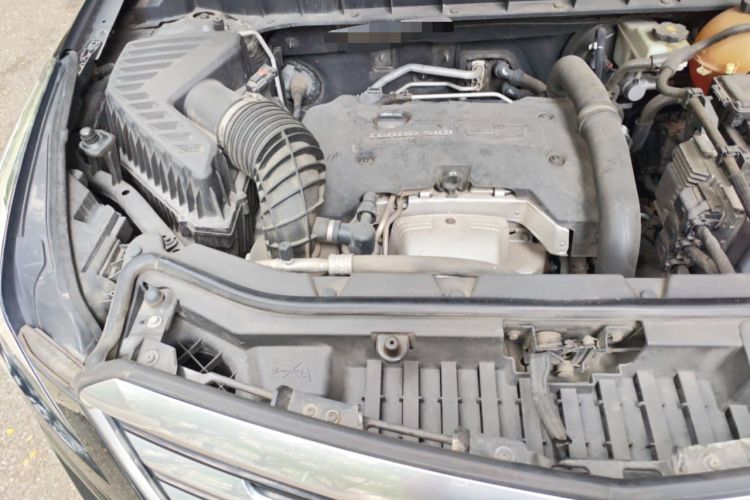 Used Cadillac XT5 2018 25T Luxury Model Engine Bay Right